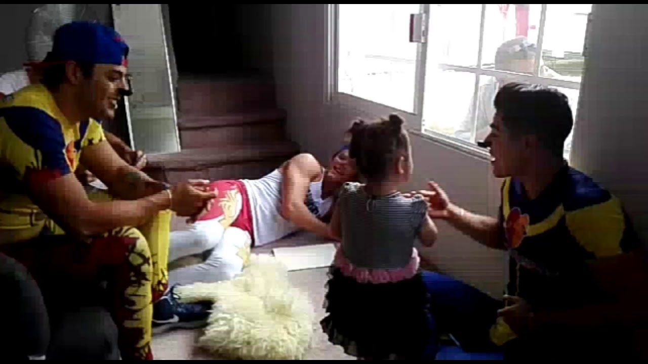 CUMPLIENDO EL SUEÑO DE NATY: naty bailando el mango relajado con wapayasos y horripicosos💟💞💝💕💖