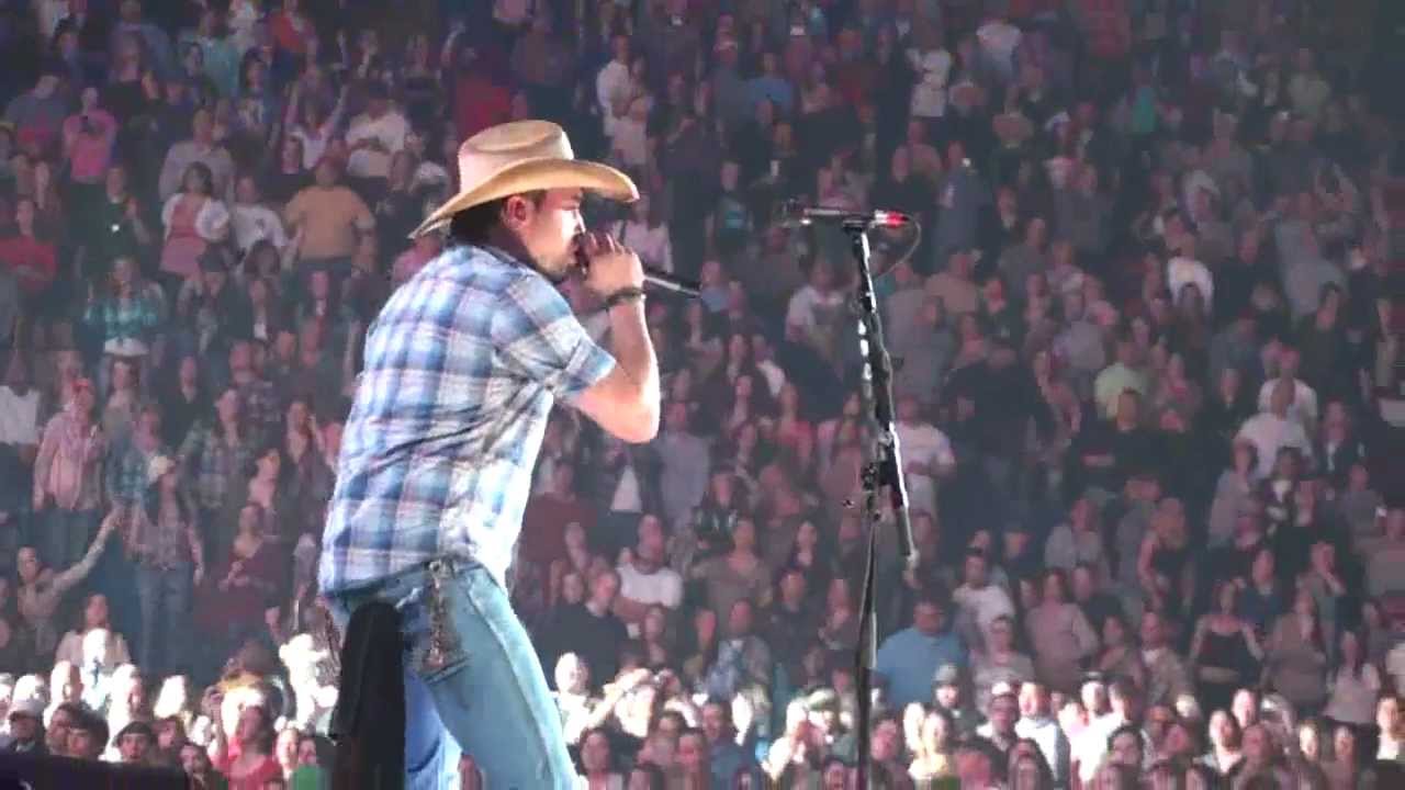 Jason Aldean - She's Country Live in Concert NC (HD)