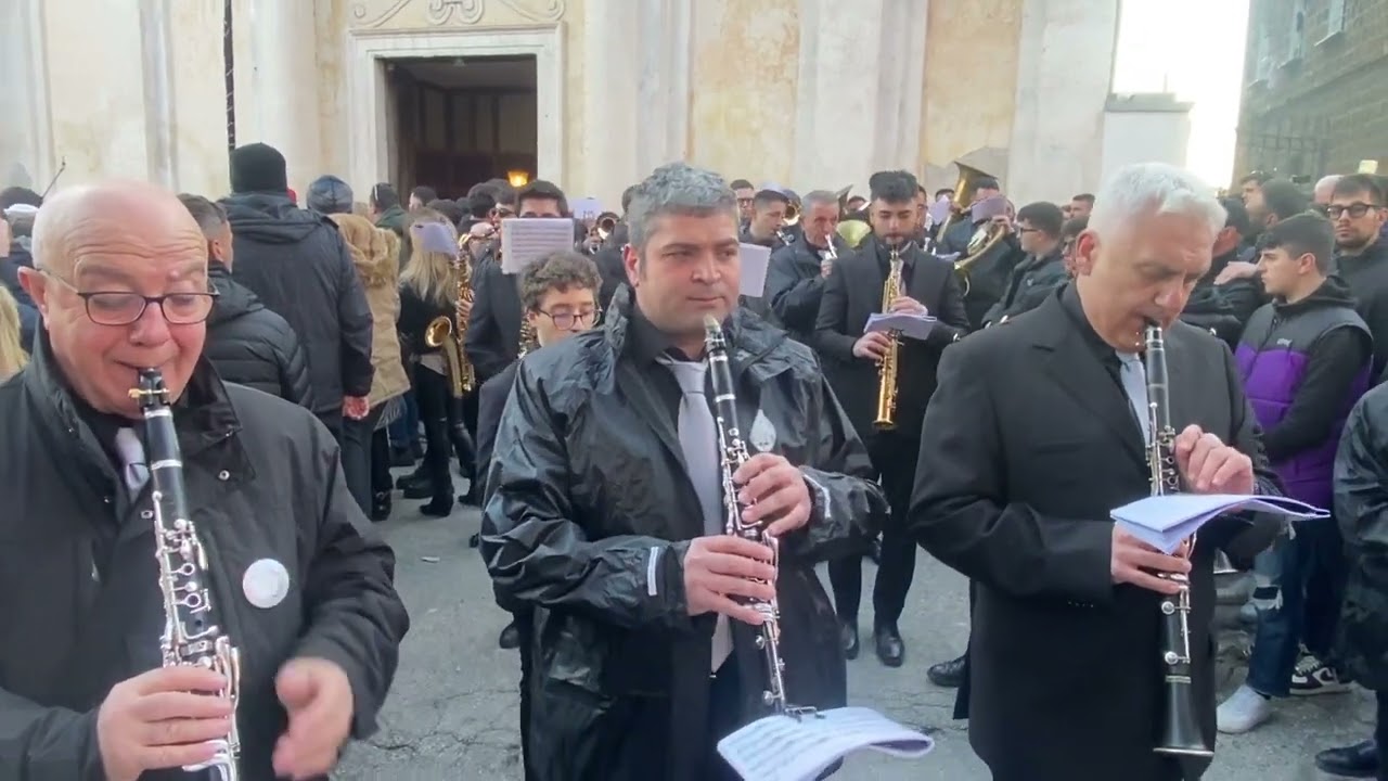 Marce funebri eseguite dalla banda durante la processione Venerdì Santo, 7 aprile 2023.