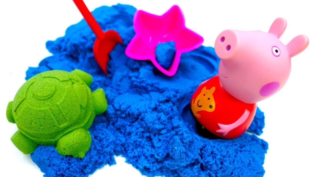 Peppa Pig toys and kinetic sand: Learn colors for kids