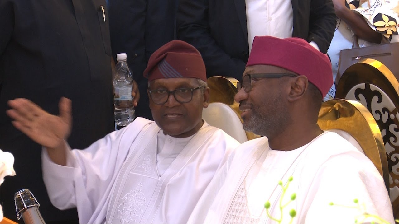 MOMENT ALIKO DANGOTE, FEMI OTEDOLA STORM IN SUBOMI BALOGUN BURIAL CEREMONY