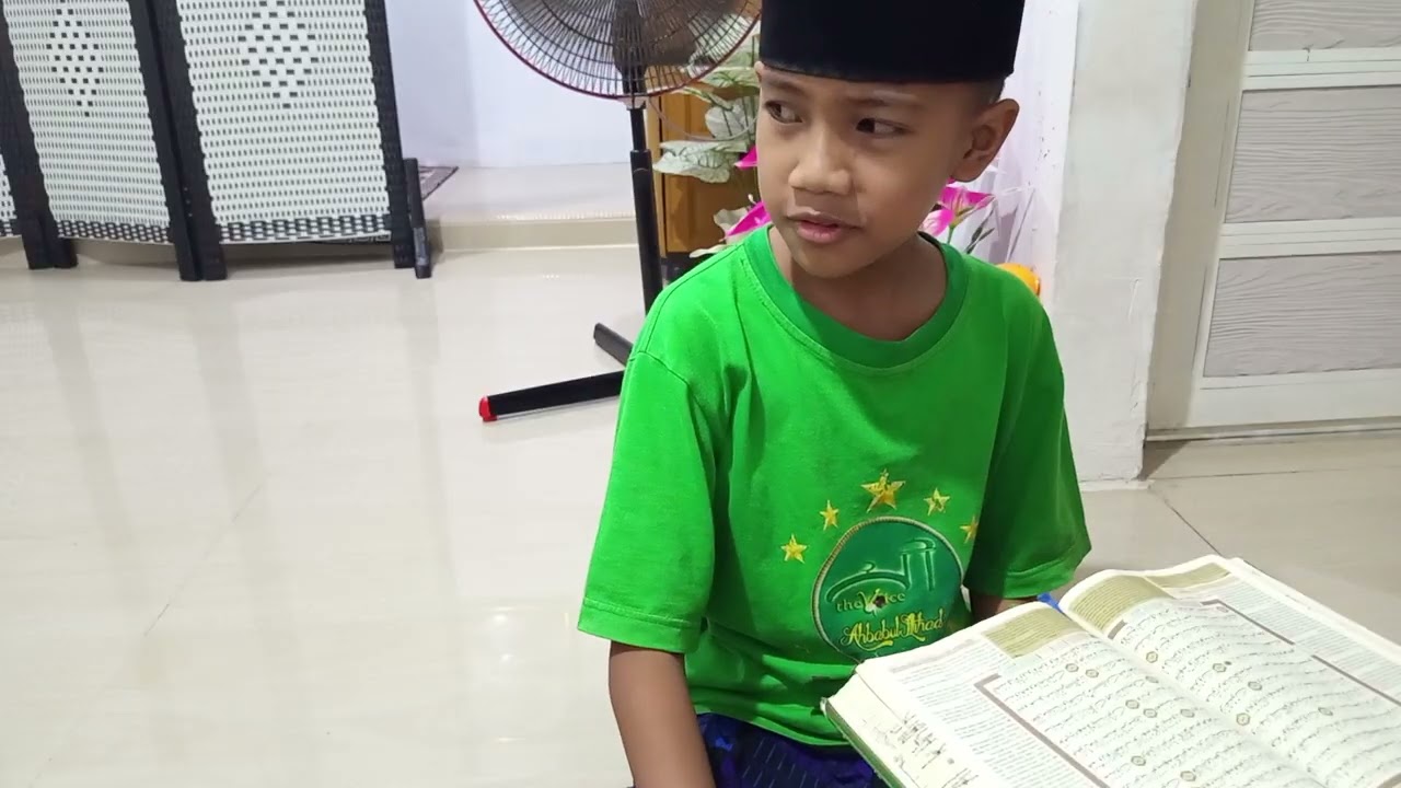 Anak belajar cara baca Al-Qur'an dan Tajwidnya