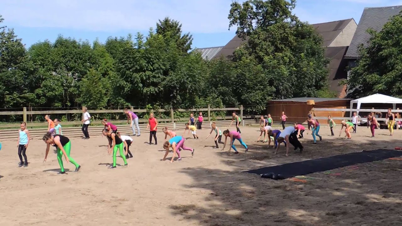 Voltigieren Wildenburg - Stallfest 2012 - Aufwärmprogramm (warm up)