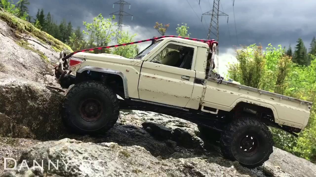 Ascender vs Scx10 ll Toyota Land Cruiser Lc70