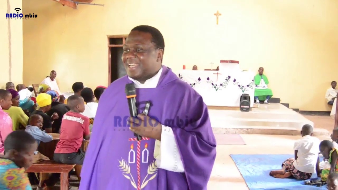 Fr Kamugisha: Wew ni mtu mzima Jisimamie/Wazazi wengine wanabeba ndoa za watoto/mwenye chuki haoni.