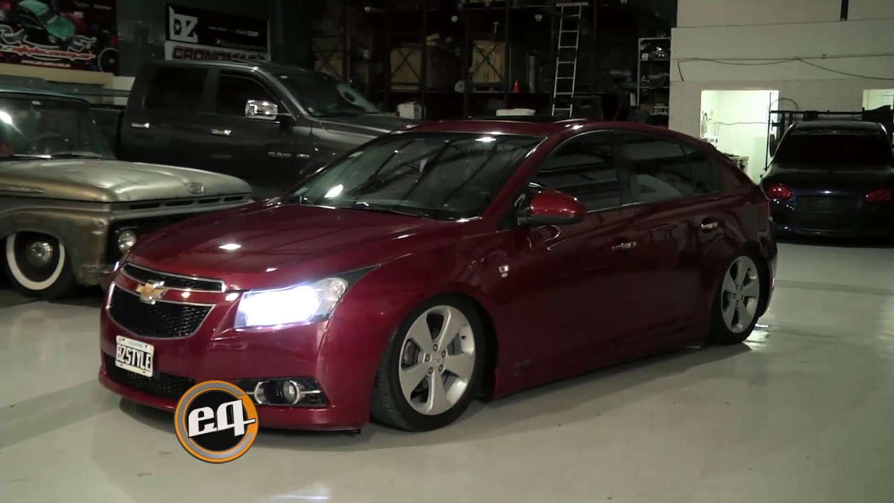 BZstyle: kit de suspensión neumática en un Chevrolet Cruze (rojo)