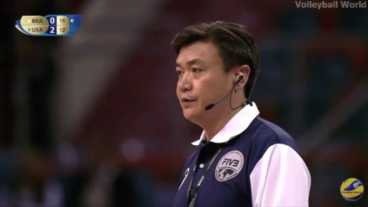 EXAMPLE - Volleyball referee training - reaching over fault