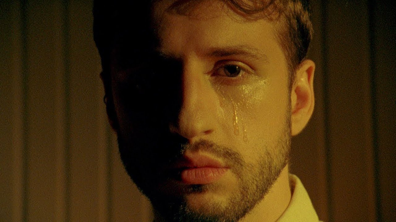 MAXENSS - Comment dormir avec ta voix dans ma t&ecirc;te