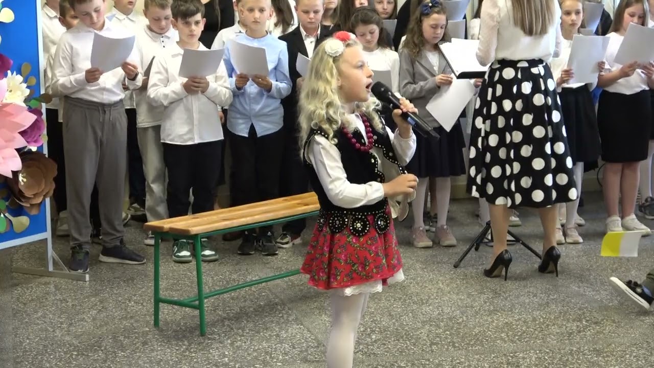 23.04.2025 - Dzień Patrona Szkoły Jana Pawła II, wizyta Biskupa  Krzysztofa CHUDZIO