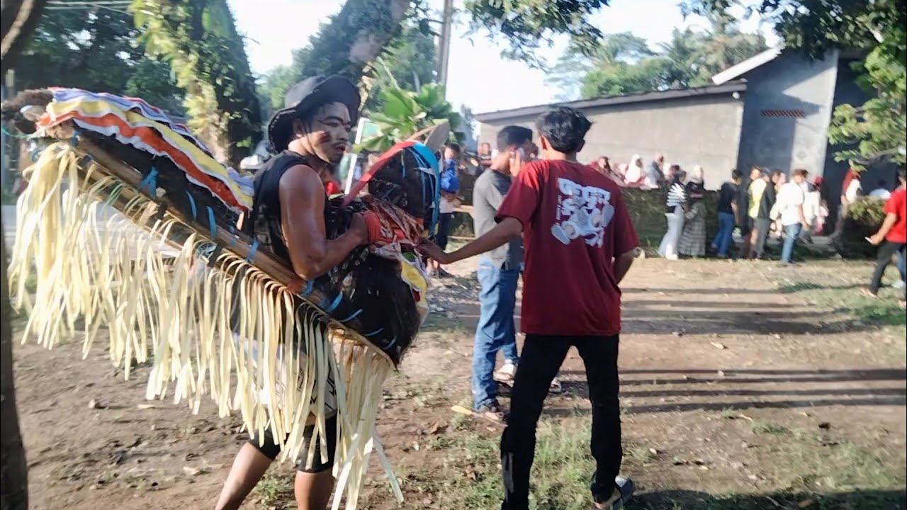 Aksi terbaik viral, kuda lumping kesurupan,