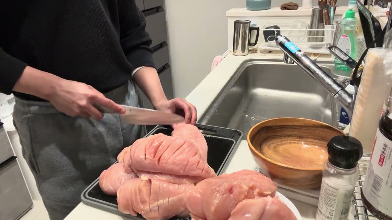 やる気ないよね？俺もだよ　でも鶏胸肉一緒にミールプレップしようよ。　(編集なし)