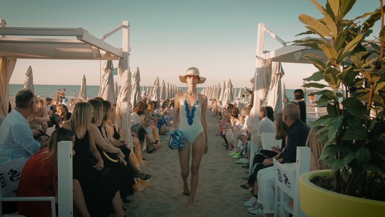 TWINSET COSTUMI MODA MARE SFILATA SS23
