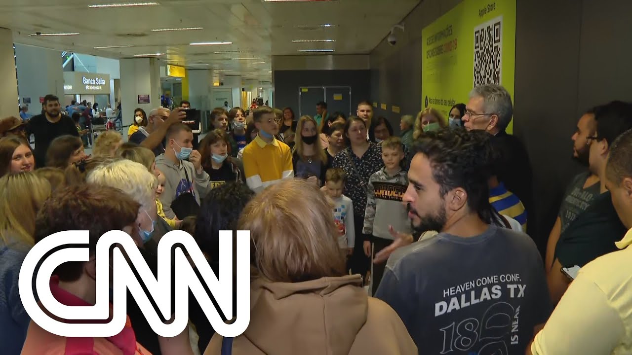 Grupo de refugiados da guerra na Ucrânia chega ao Brasil neste sábado (26) | CNN SÁBADO