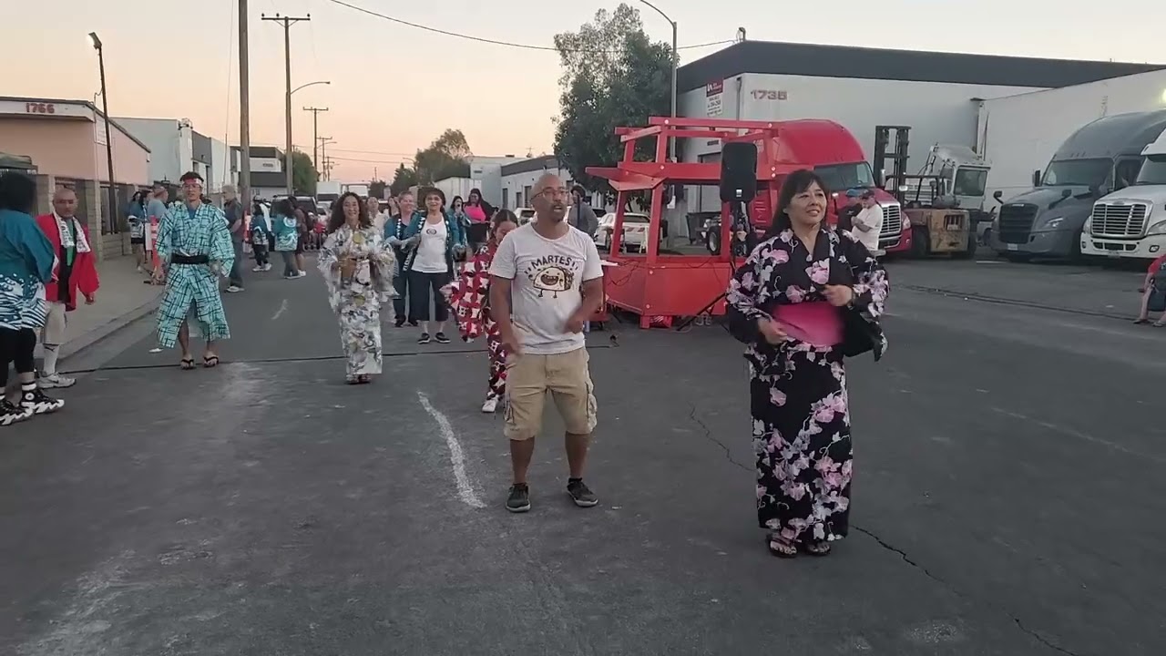Bon Odori Demo - Ue O Muiete Aruko (Sukiyaki)