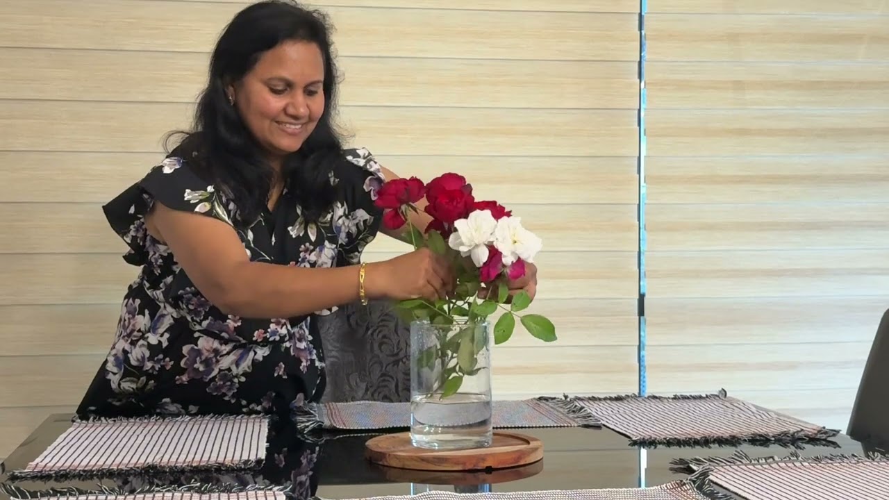 റോസാപ്പൂവുകൊണ്ടു ഊണുമേശ മനോഹരമാക്കാം ||Fresh Flower Arrangement