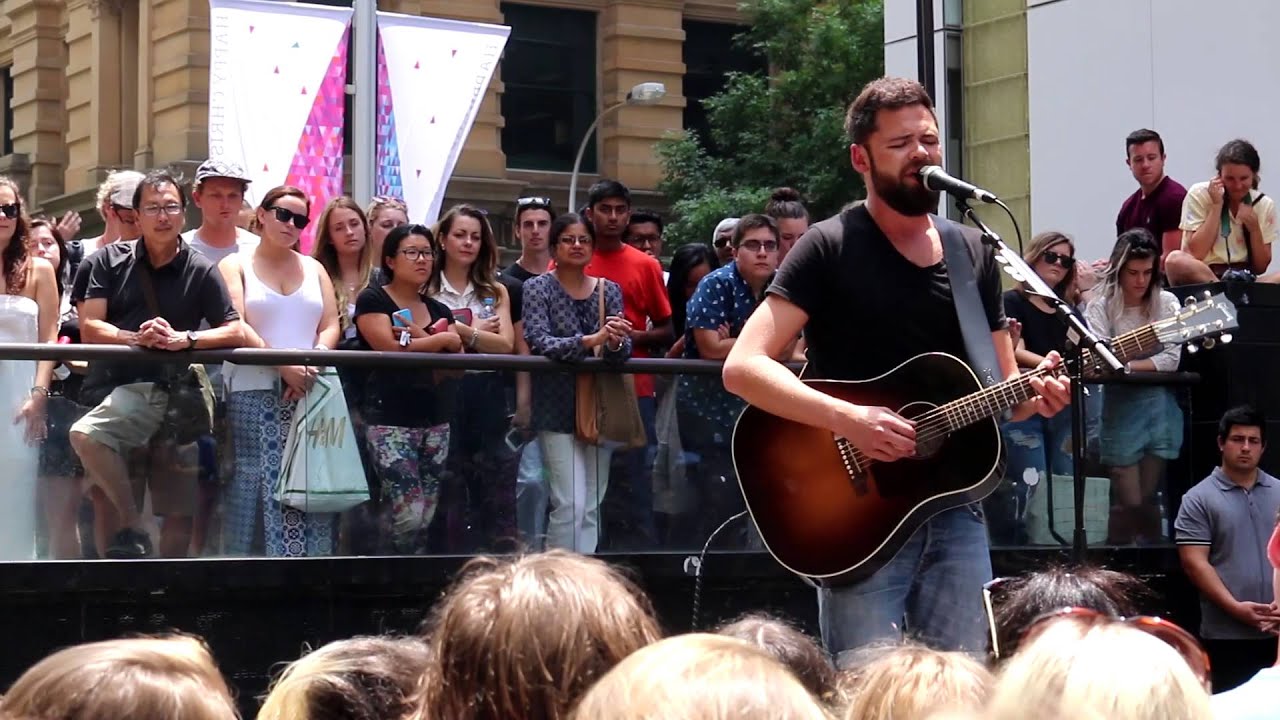 Passenger Set - Live in Sydney on the streets outside Martin Place