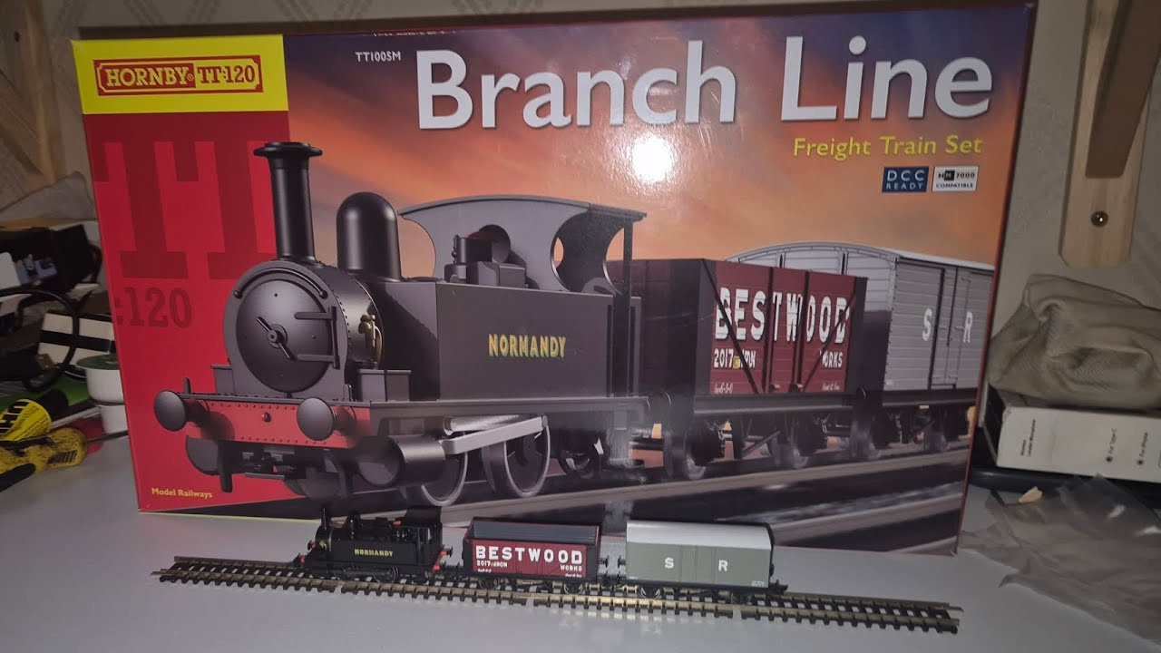 Review on the new Hornby TT120 branch line train set 