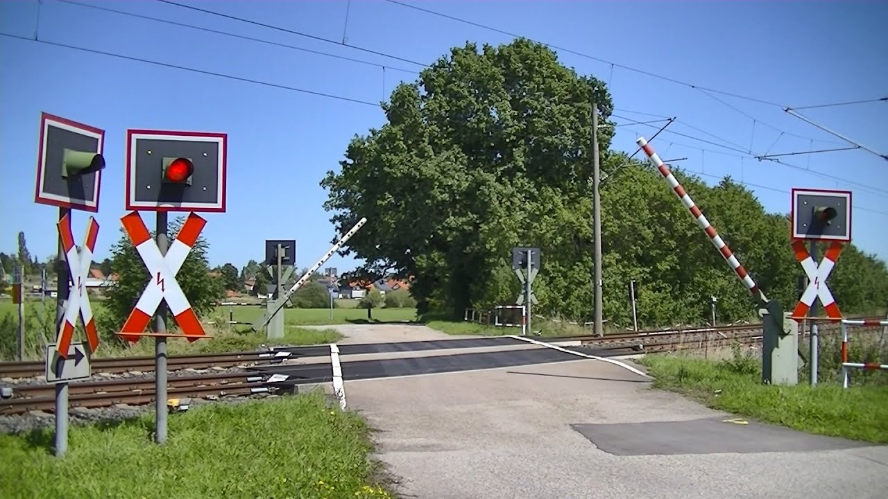 Spoorwegovergang Crailsheim (D) // Railroad crossing // Bahnübergang