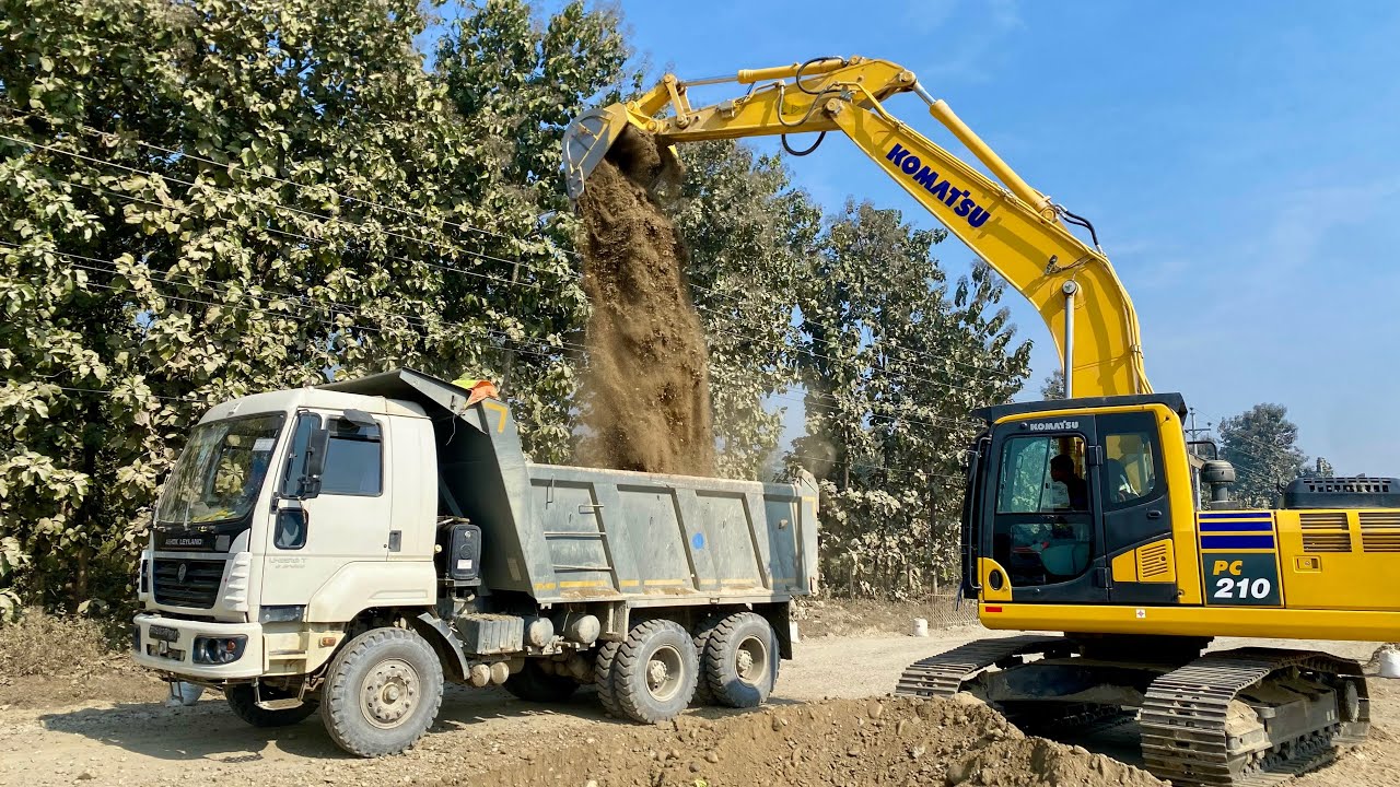 A New Komatsu Excavator Machine Lording Sub Besh for Asian Highway / Heavy Equipment / Mountain Rock