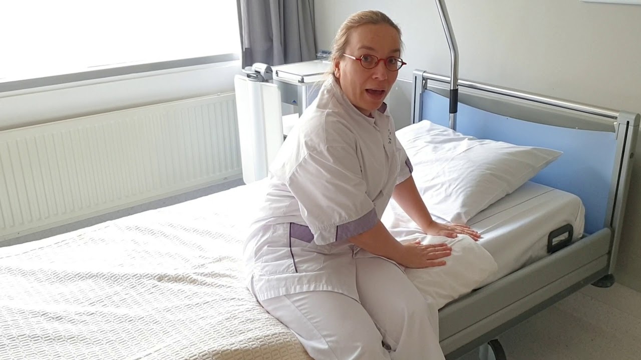Veilig in en uit bed komen na een rugoperatie