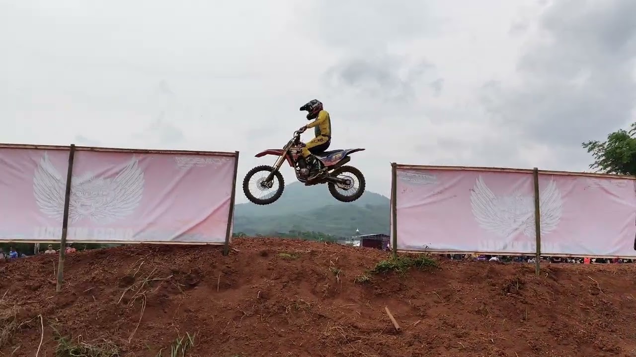 Azis SR lap ke 5 di salip