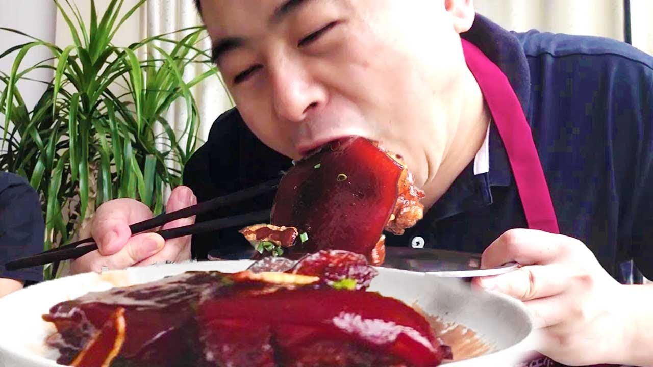 【超小厨】3斤五花肉，小厨教你做正宗东坡肉，配上大蒜，吃起来真过瘾！