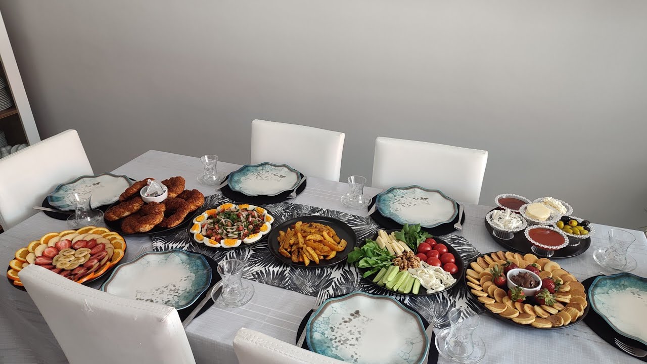 Az Malzemeli Bayram Kahvaltı Sofrası☀En Pratik Tariflerle☀Kahvaltı Masası☀