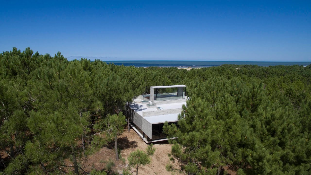 House of the architect. L4 House Costa Esmeralda, Buenos Aires