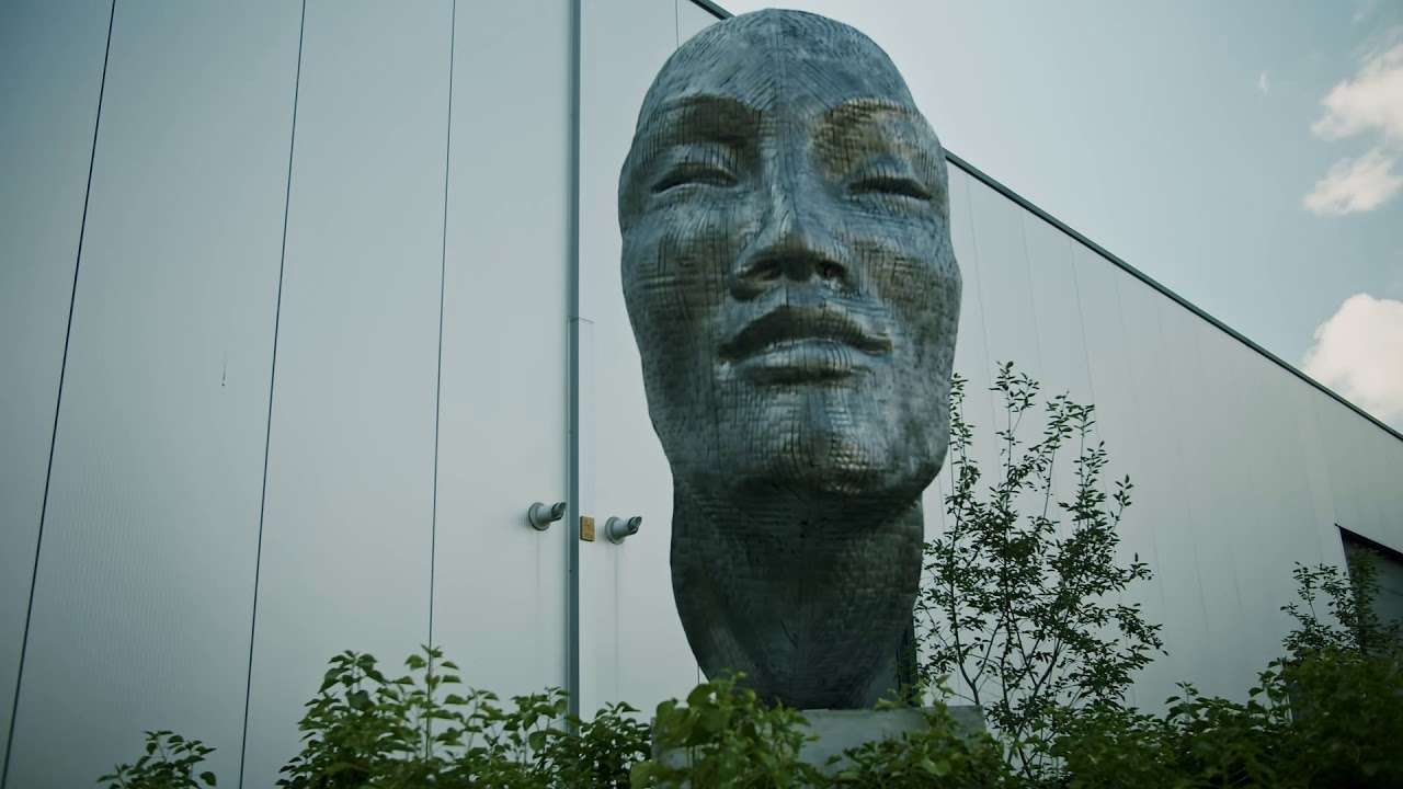 Colossal - Anton Smit - Belgium - A look at the Sculptures