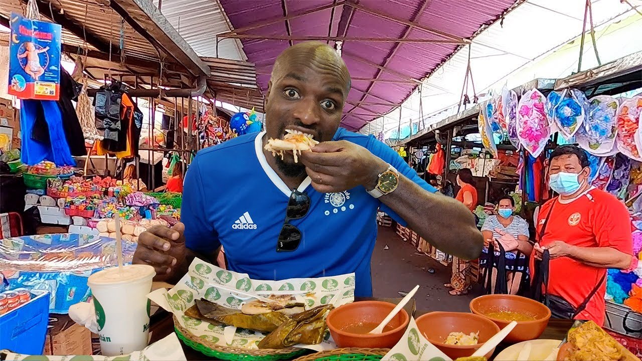 Probando la COMIDA CALLEJERA de El Salvador | Pittyelmundo