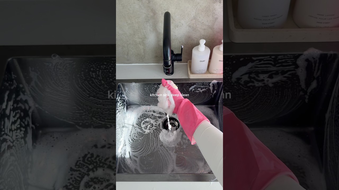 asmr kitchen sink clean 💞🧽🫧 #shorts #cleantok #asmrcleaning #sinkcleaning #cleanwithme #deepclean