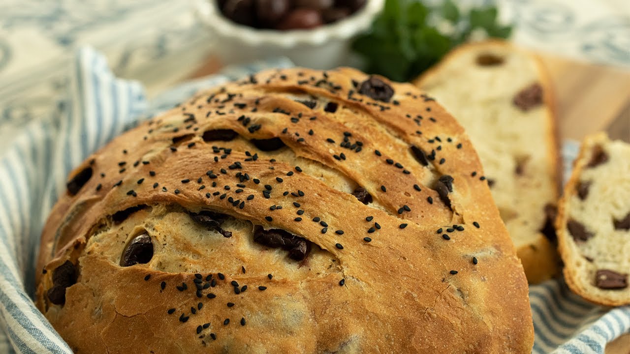 Greek Homemade Olive Bread: Eliopsomo