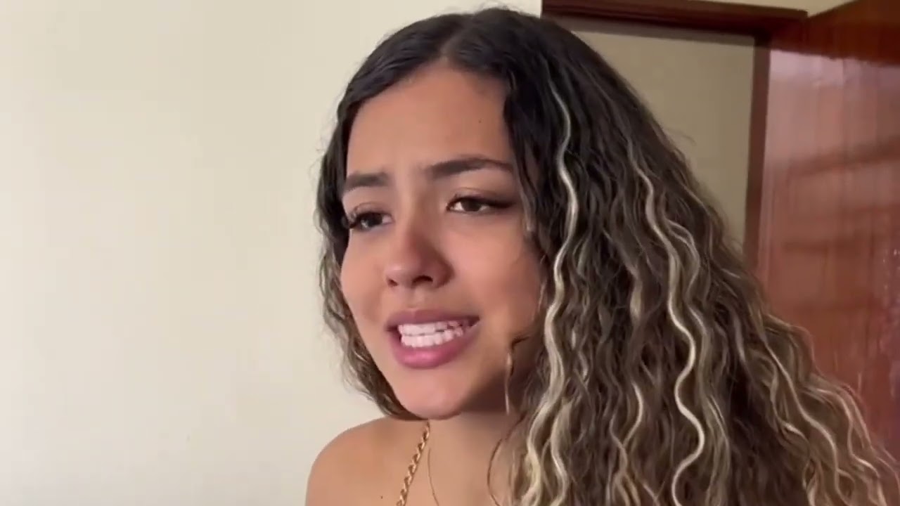 Ela abandonou seu marido que a amava acreditando em falsas promessas de outro