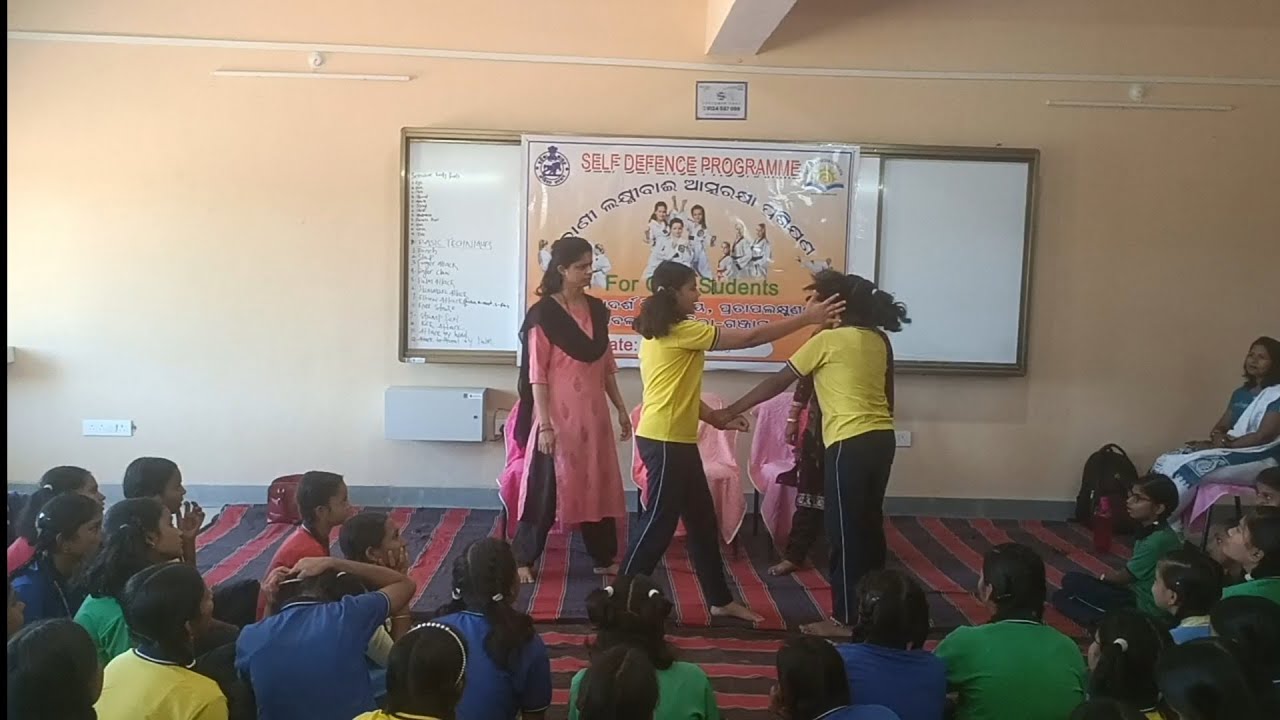 Rani Laxmibai Self-Defence Training | Empowering Girls for Safety l OAV PRATAPLAXMANPUR