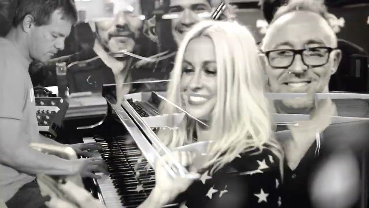 Alanis Morissette - I Miss The Band (Official Video)