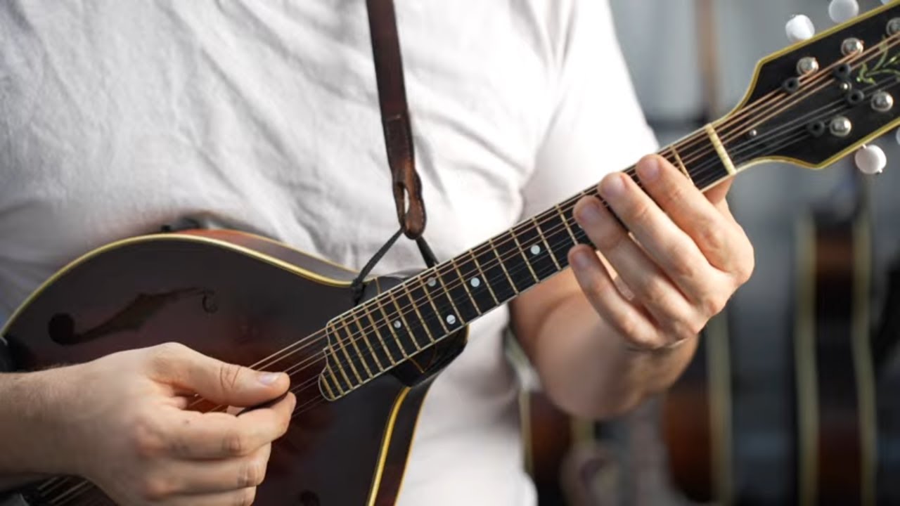 Tip For Perfect Left Hand Technique - Mandolin Lesson