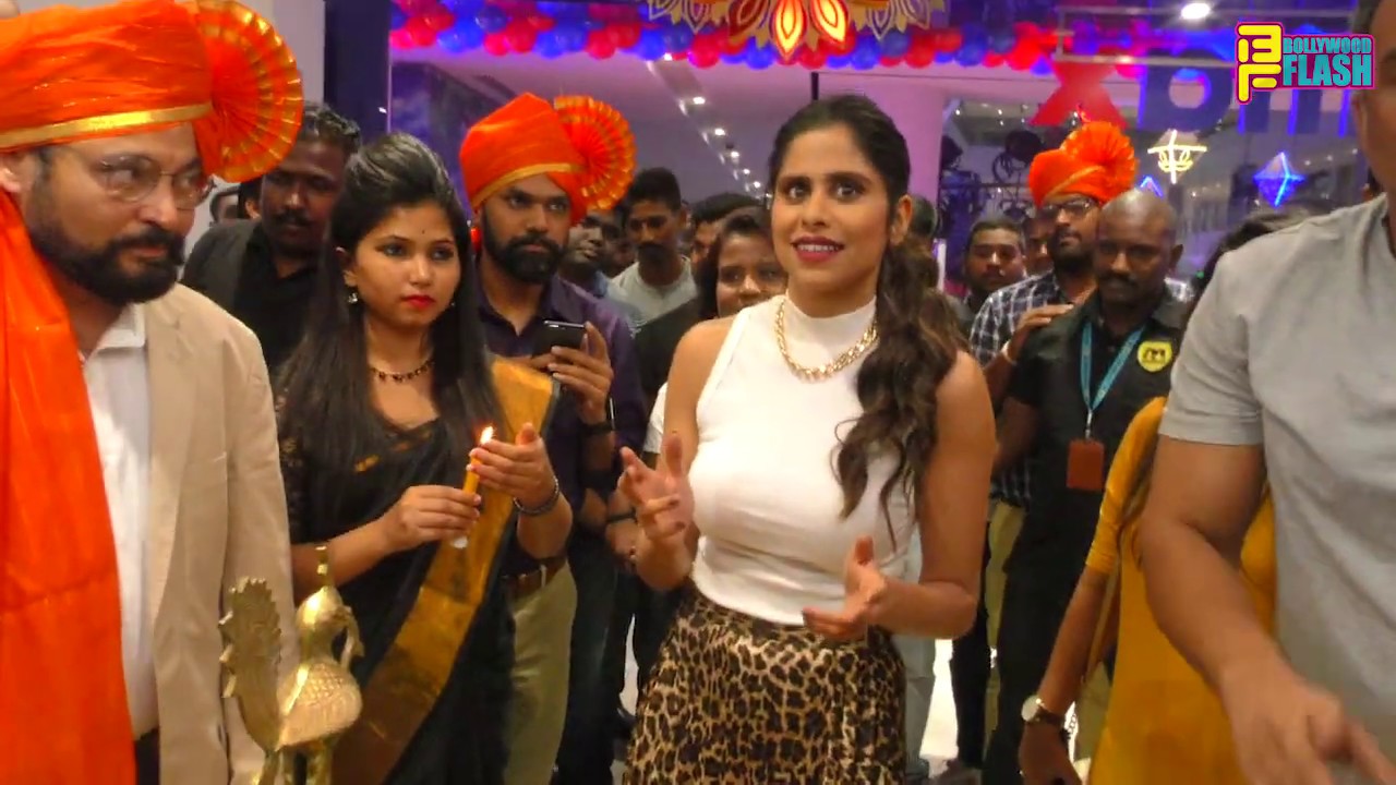 Sai Tamhankar launched Max Fashion's new store at Elpro City Square, Pune