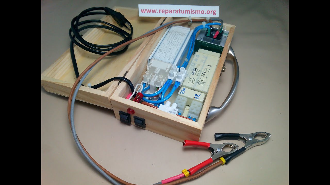 CARGADOR DE BATERIAS CASERO BASICO  REALIZADO CON 2 TRAFOS DE HALOGENOS  DOMESTICOS
