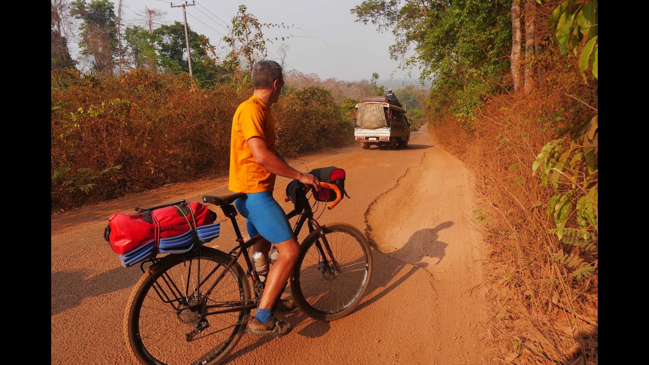 2014 Laos e Cambogia by  bicycle . Sergio Borroni e Riccardo Grossi. Salsa Fargo .