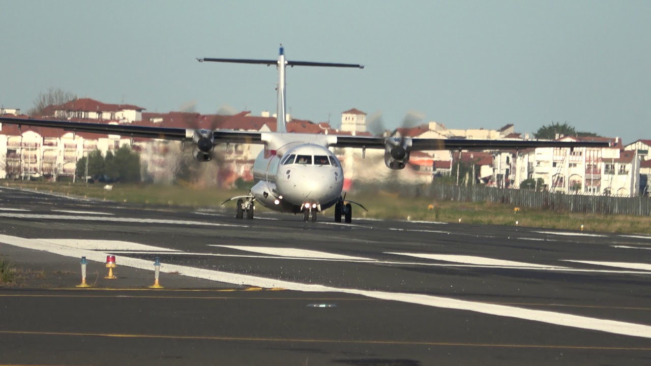 Espectacular aterrizaje del ATR-72-600 de Air Nostrum en San Sebasti&aacute;n (EAS/LESO)