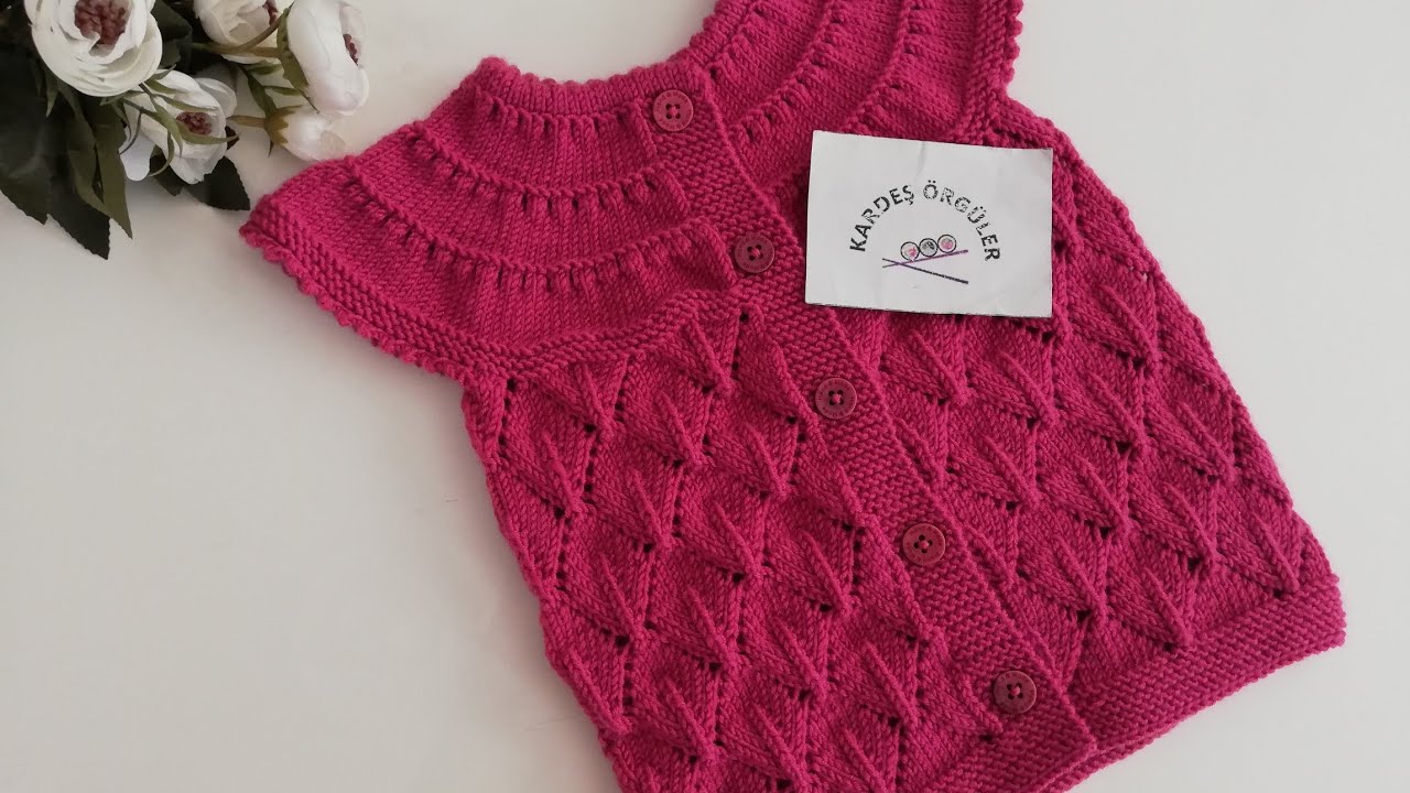 YAKASI VE KOLLARI SÜSLÜ KIZ BEBEK YELEĞİ