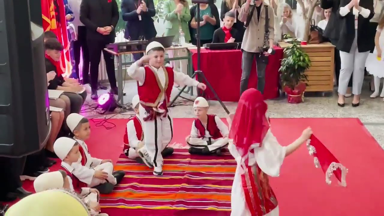 Dita e shkoll&euml;s &ldquo;Bedri Elezaga&rdquo; - Klasa e I -r&euml; Kryth&euml;