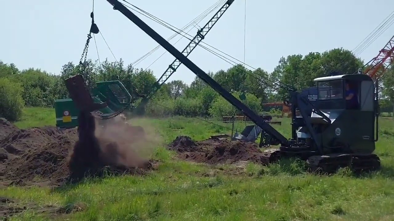 Priestman Otter Dragline at www.smalspoorcentrum.nl