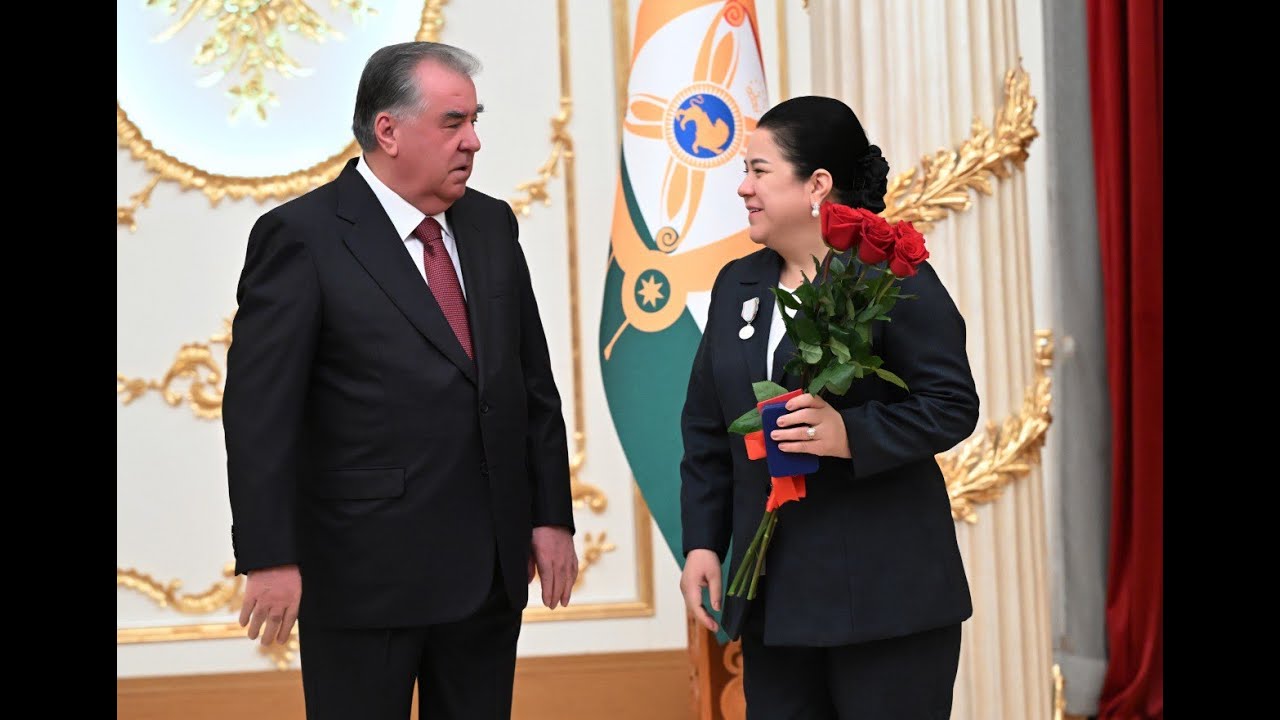Маросими супоридани мукофотҳои давлатӣ