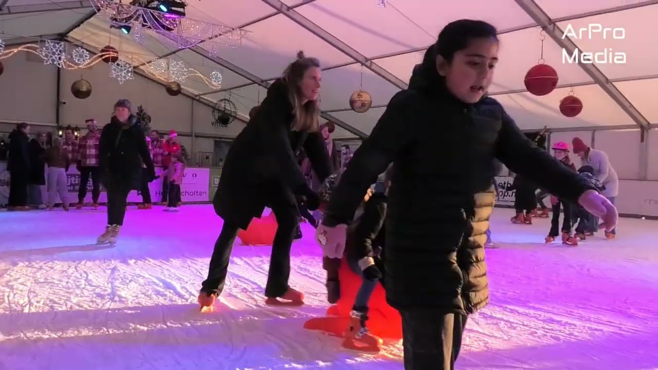 Bemmel  -  overdekte schaatsbaan op het Kinkelplein  -  2025