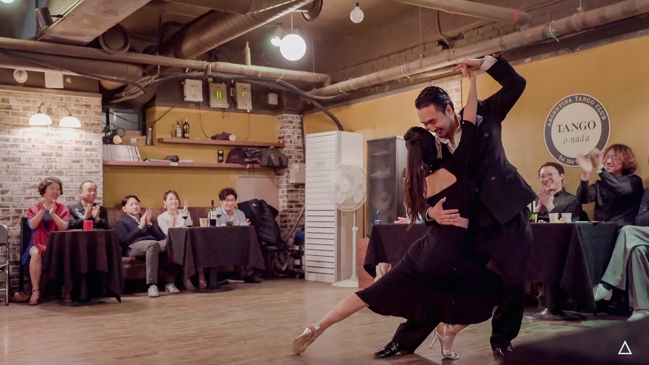 Solange(솔랑헤) & London Hong(런던홍) - Dichas Que Vivi - @AbrazoTV