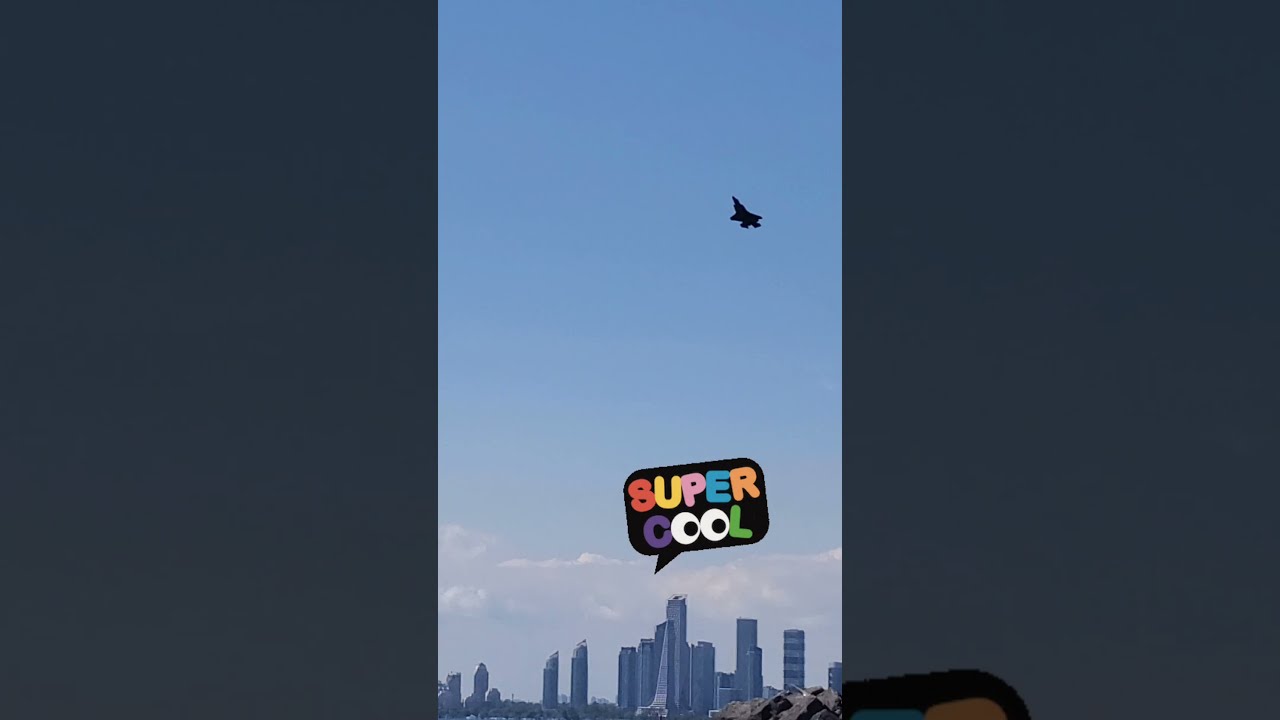 Toronto Airshow - New F35 Fighter Jet - Amazing Ending