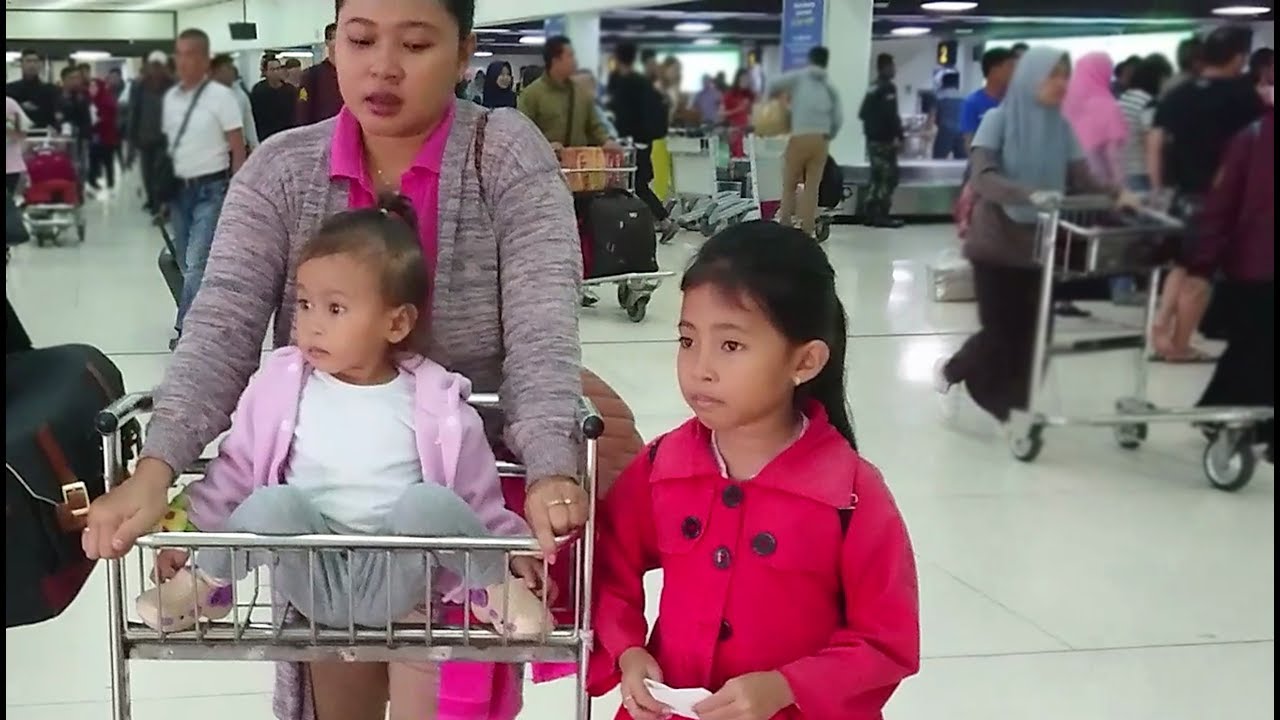 Vlog Pertama Kali Shinta ke Jakarta Naik Pesawat- Kids Airplane Travel