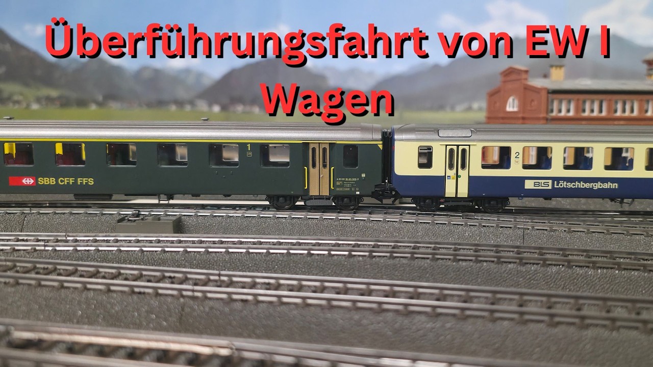 Drei Ausführungen der EW I Wagen von Piko in einer Überführungsfahrt