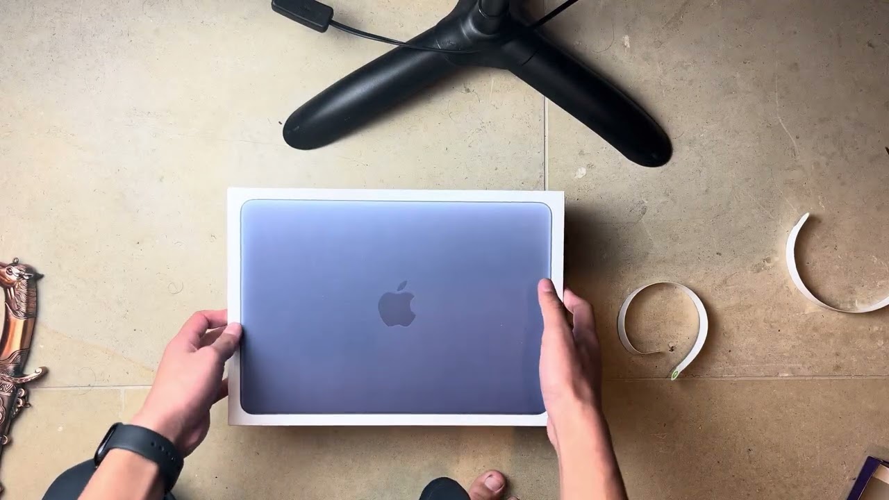 Распаковка Apple Mac Neo